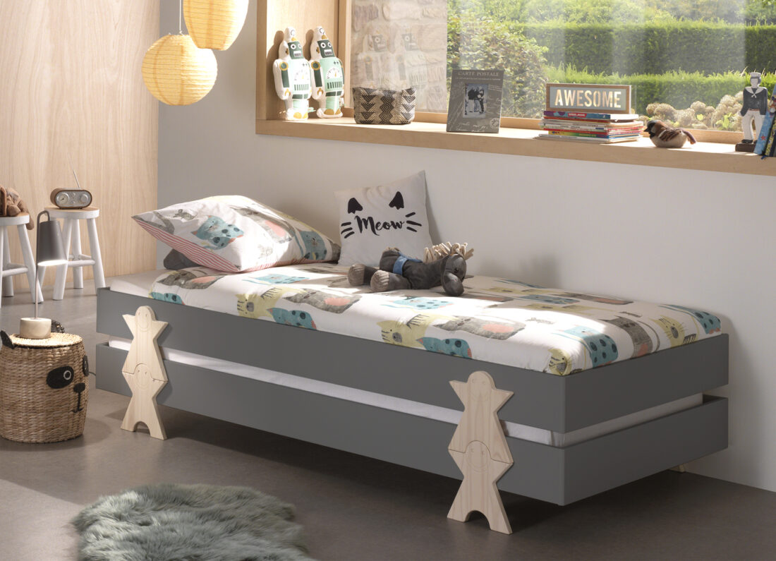 Deze Modulo Combinatie Bestaat Uit 2 Grijze Modulo Bedden 90 X 200 Cm Met Massieve Poten In De Vorm Van Een Smiley