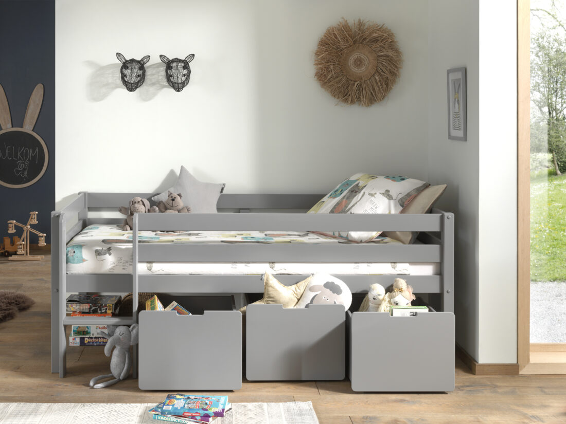 Deze Pino Combinatie Bestaat Uit Een Witte Pino Halfhoogslaper Met Ladder Een Pino Set Van 3 Laden En Een Pino Hangtablet