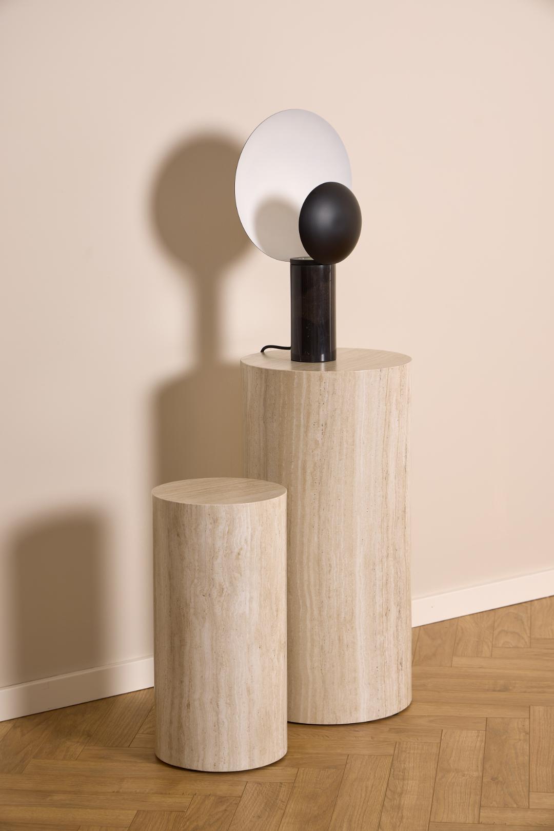 Pilaar Set Dobbelsteen 8211 Ruw Papier En Travertijn