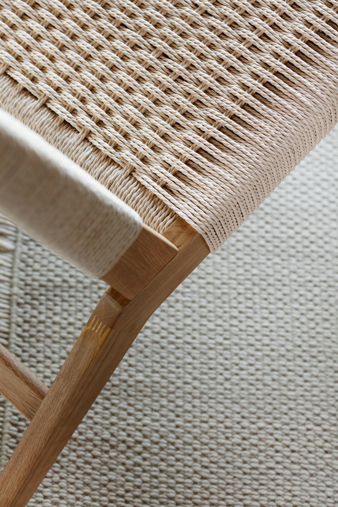 Loungestoel Carson 8211 Beige Vlechten 8211 Eiken Gelakt Loungestoel Carson 8211 Beige Vlechten 8211 Eiken Gelakt