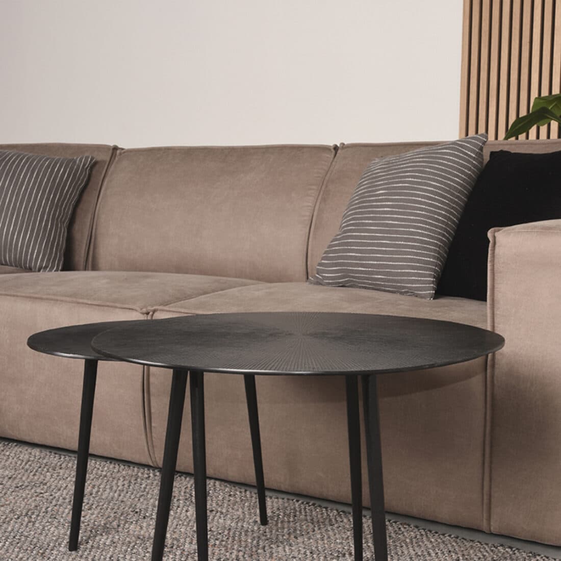 Zitcombinatie Kay 8211 Taupe Microfiber 8211 Ottomane 2 5 Zits Zitcombinatie Kay 8211 Taupe Microfiber 8211 Ottomane 2 5 Zits