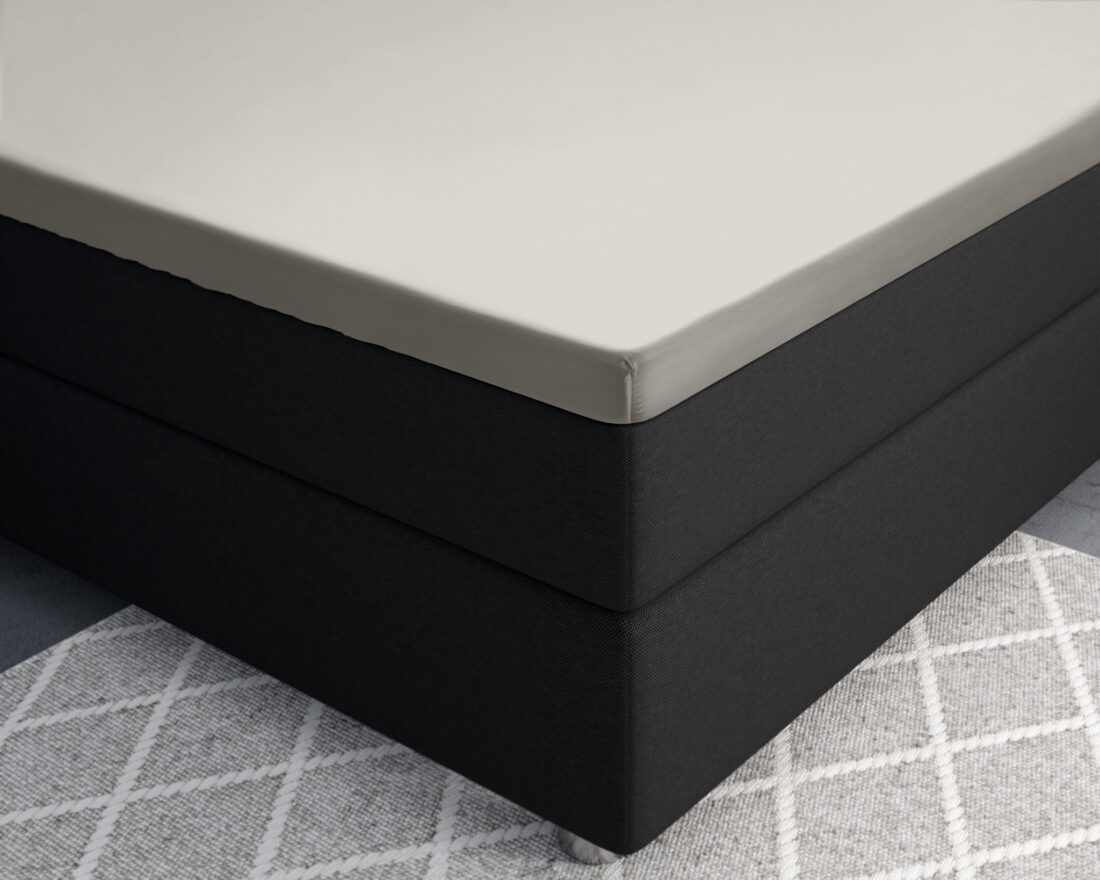 Satijnen Hoeslaken Voor Splittopper Crme 160 X 200 Cm