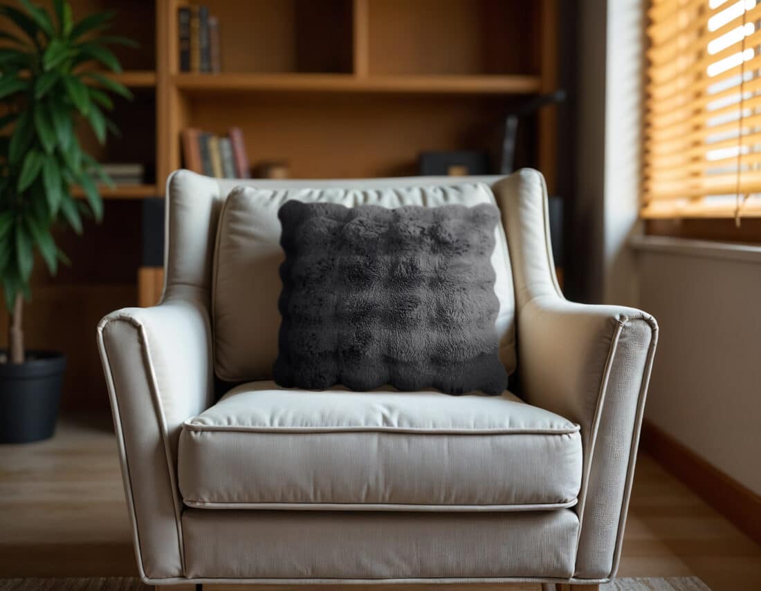 Sierkussen Pompon Konijnenbont 8211 Antraciet 8211 50 215 50 Cm