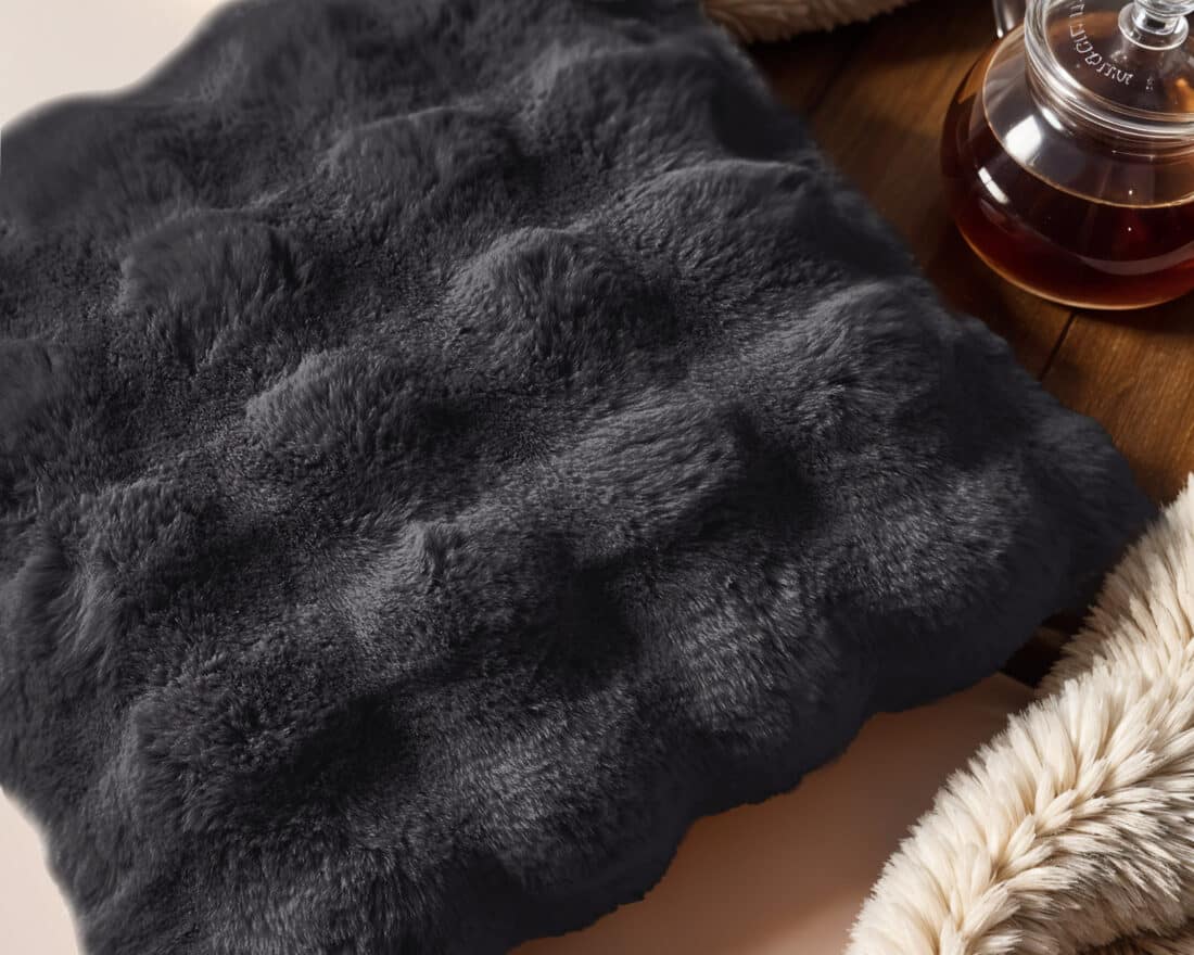 Sierkussen Pompon Konijnenbont 8211 Antraciet 8211 50 215 50 Cm