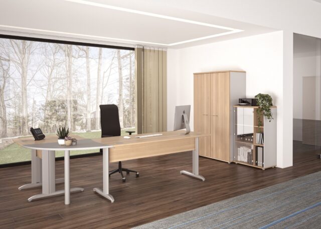 Bureautafel Met Metalen Poten