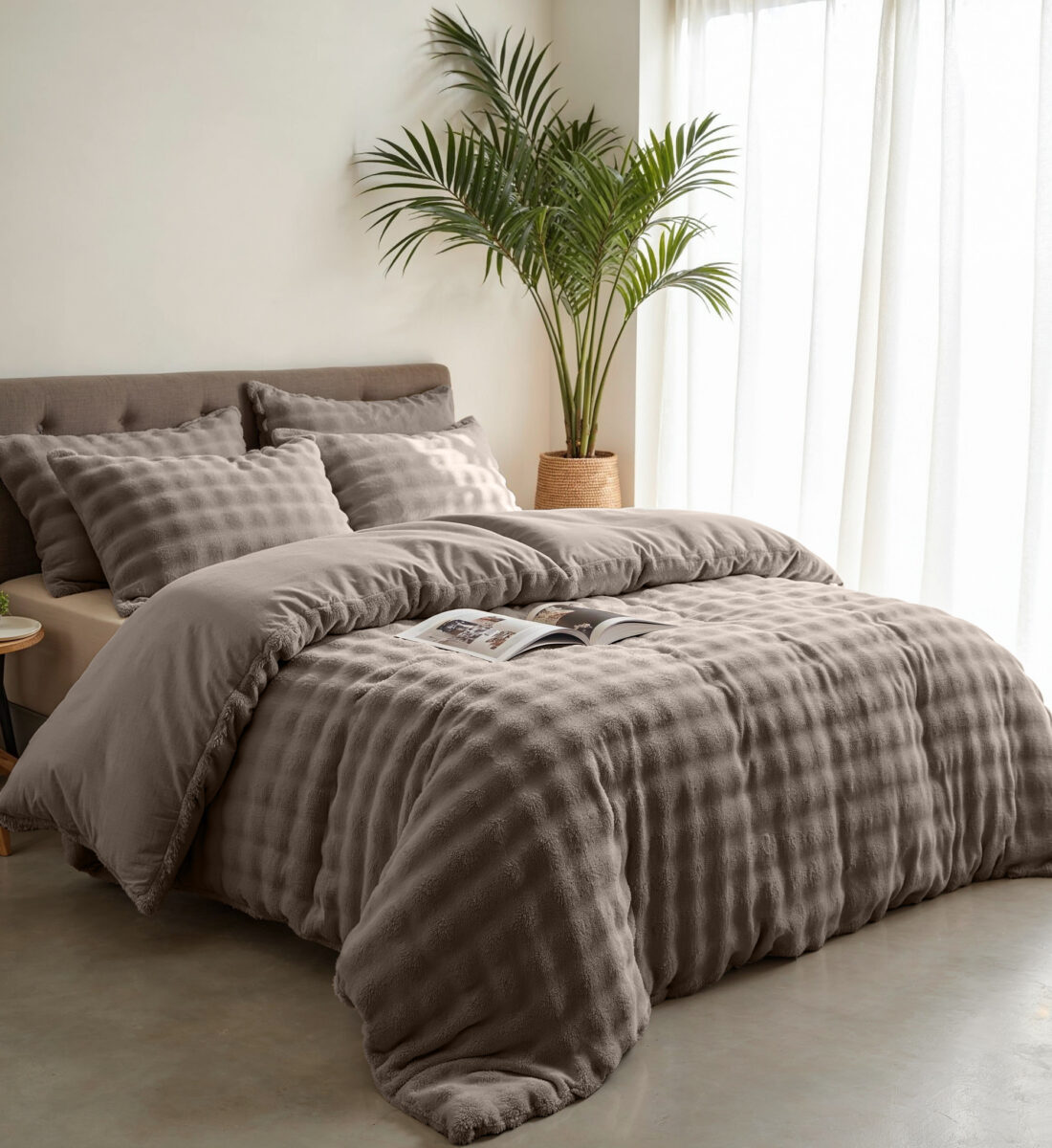 Pompon Taupe 240 X 220