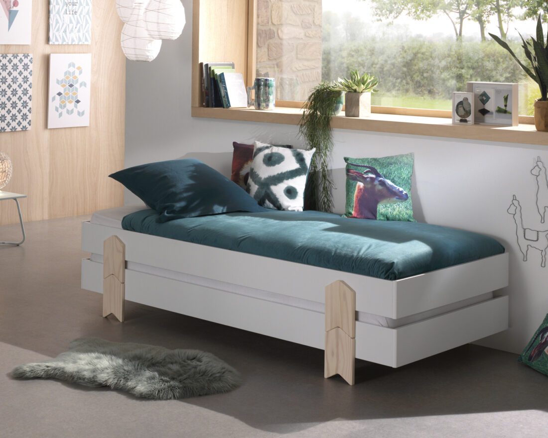 Deze Modulo Combinatie Bestaat Uit 2 Witte Modulo Bedden 90 X 200 Cm Met Massieve Poten In De Vorm Van Een Pijl