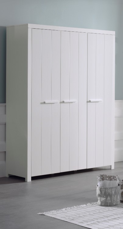 Deze Erik Combinatie In Wit Bestaat Uit Een Bed 90 215 200 Met Bijbehorend Nachtkastje En Een 3 Deurs Kledingkast