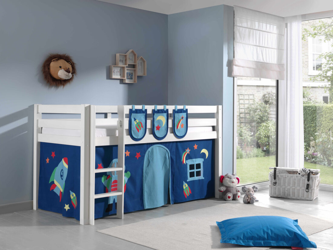 Deze Pino Combinatie Bestaat Uit Een Witte Pino Hoogslaper Een Astro Speelgordijn En 3 Astro Zakjes