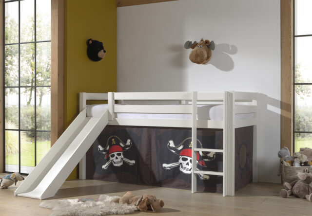 Deze Pino Combinatie Bestaat Uit Een Witte Pino Hoogslaper Met Glijbaan En Een Speelgordijn Caribische Piraten