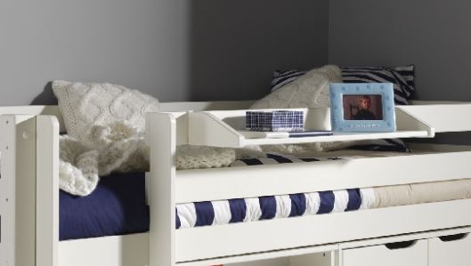 Deze Pino Combinatie Bestaat Uit Een Witte Pino Hoogslaper Een Pino Bureau Een Pino Kommode Met 4 Laden En Een Pino Hangtablet