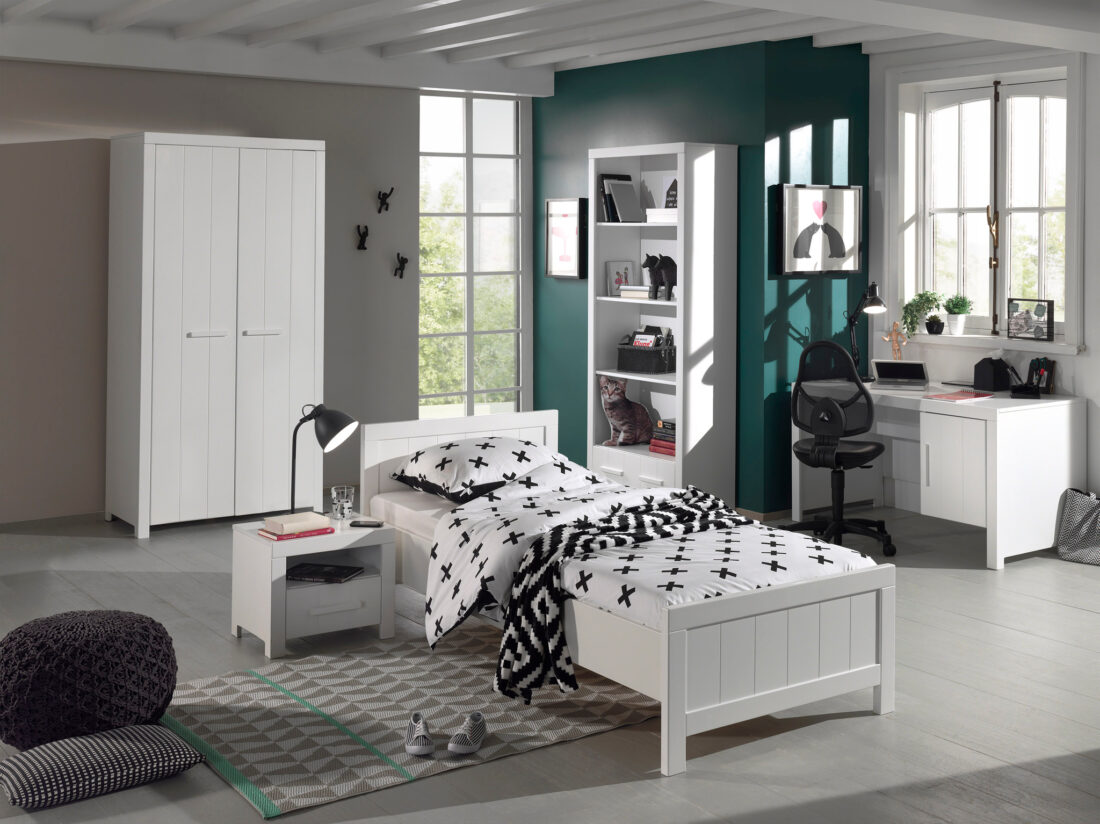 Deze Erik Combinatie In Wit Bestaat Uit Een Bed 90 215 200 Met Bijhorende Lattenbodem Nachtkastje 2 Deurs Kleerkast Bureau En Boekenrek