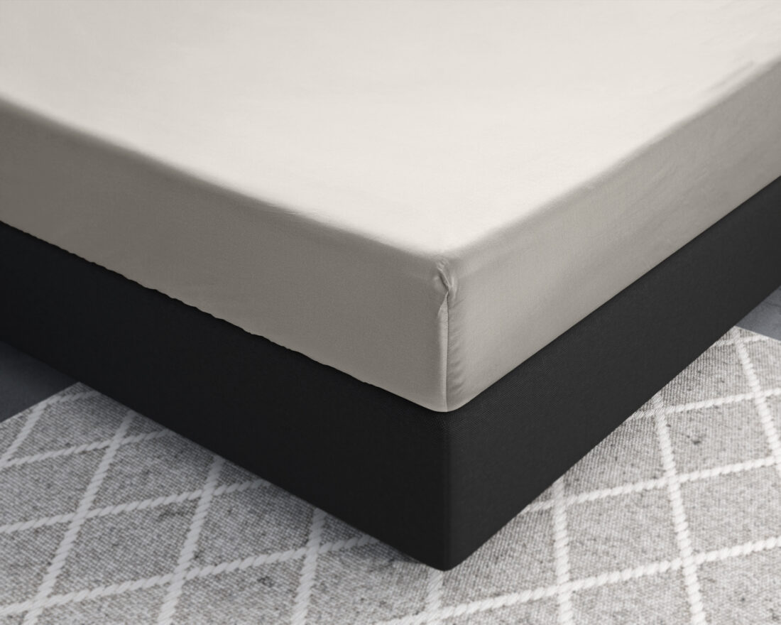 Satijnen Hoeslaken Crme 200 X 220 Cm