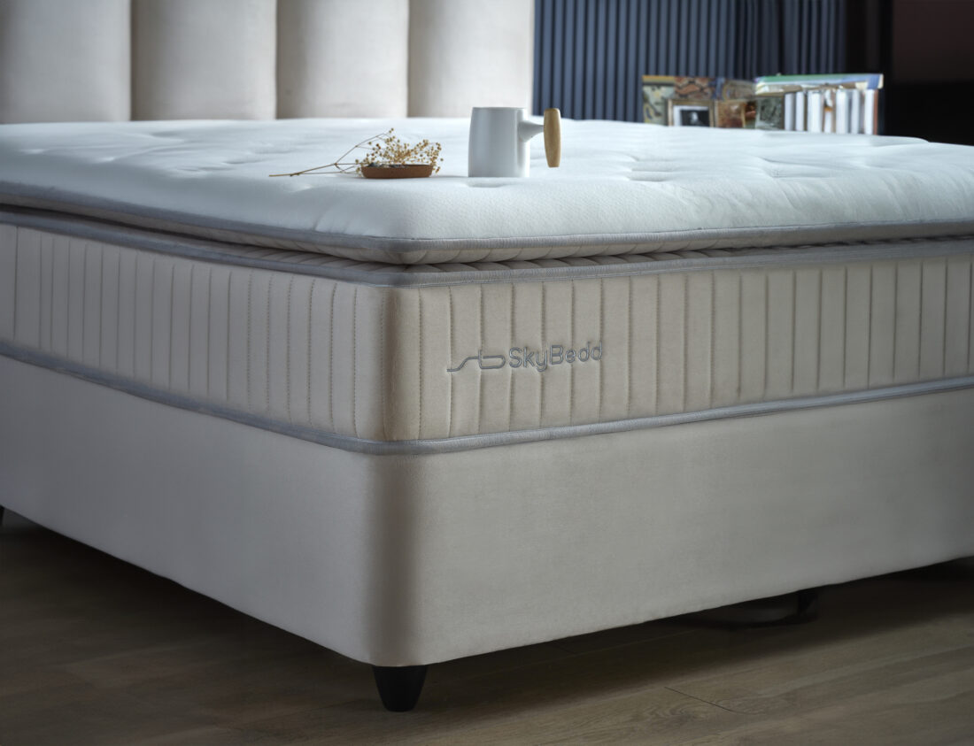 Skybedd 8211 Boxspring Met Opbergruimte Birdybedd Beige 180 215 200 Skybedd 8211 Boxspring Met Opbergruimte Birdybedd Beige 180 215 200