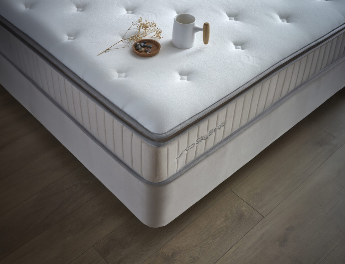 Skybedd 8211 Boxspring Met Opbergruimte Birdybedd Beige 180 215 200 Skybedd 8211 Boxspring Met Opbergruimte Birdybedd Beige 180 215 200